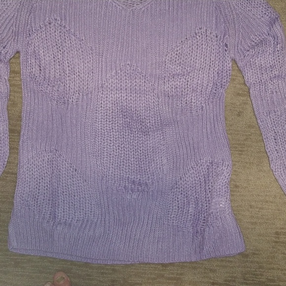 M/l lavender is the color, unique is the brand, it is definitely oversized. - Picture 4 of 5